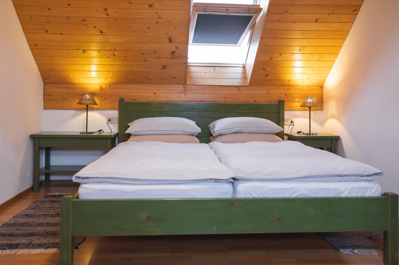 Guesthouse Novak Dvor Exterior photo
